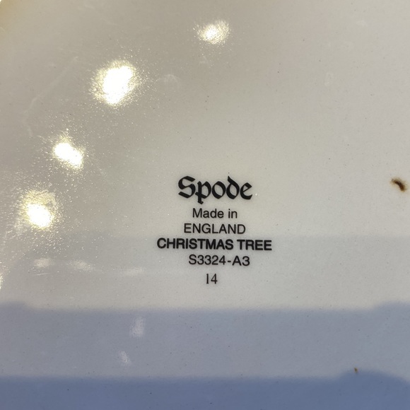 Spode basket 5 3/4 inches across 3 3/4 tall. Beautiful. Like new Christmas Tree - Picture 4 of 4